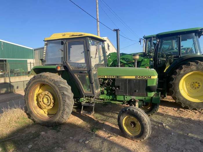 John Deere 2450M