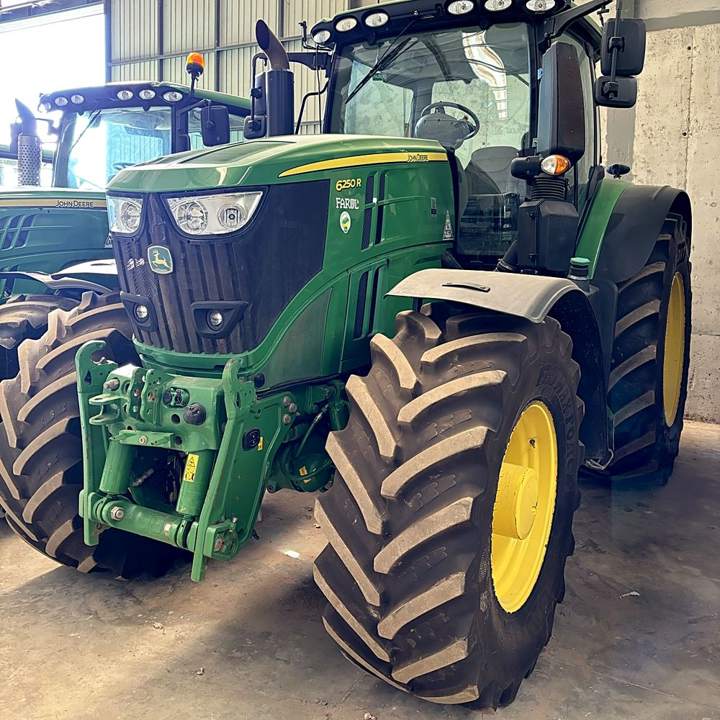 John Deere 6250R