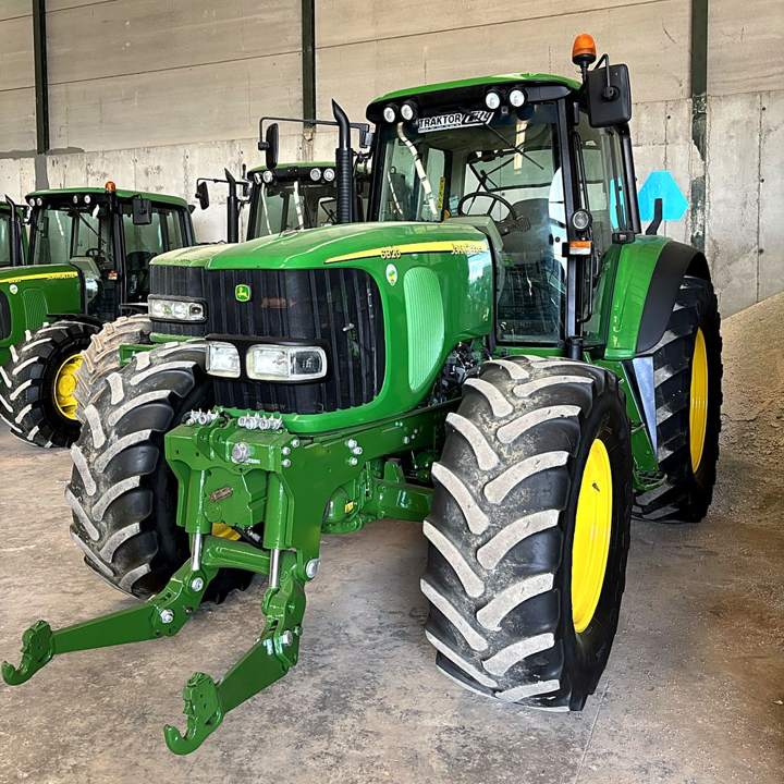 John Deere 6820